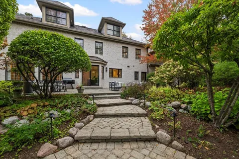 $2,349,000 | 625 Leland Court, Lake Forest, IL 60045