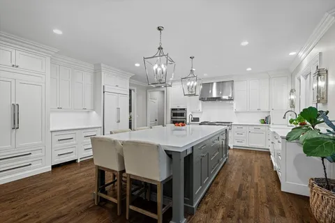 $2,349,000 | 625 Leland Court, Lake Forest, IL 60045