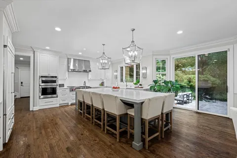 $2,349,000 | 625 Leland Court, Lake Forest, IL 60045