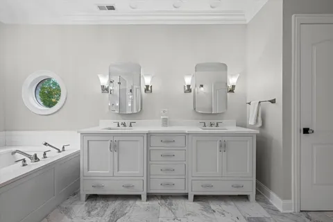 $2,349,000 | 625 Leland Court, Lake Forest, IL 60045