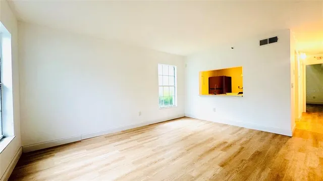 $1,250 | 7200 East Bank Drive, Tampa, FL 33617