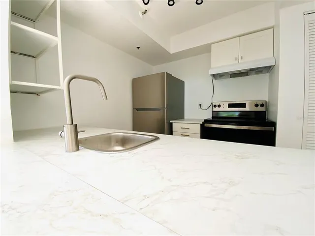 $1,250 | 7200 East Bank Drive, Tampa, FL 33617