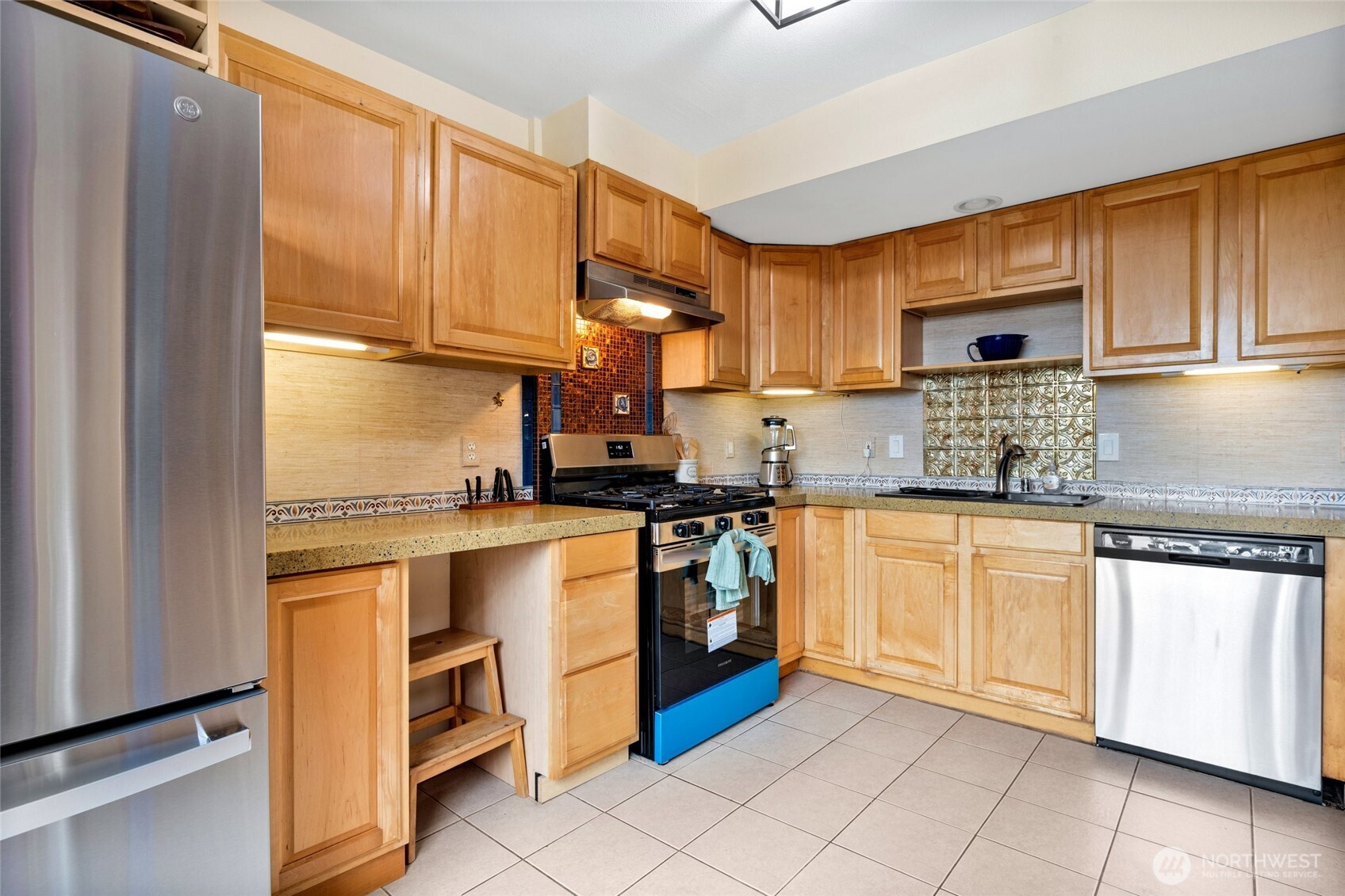 10320 Kay Way Mukilteo, WA 98275 - Photo 18 of 40