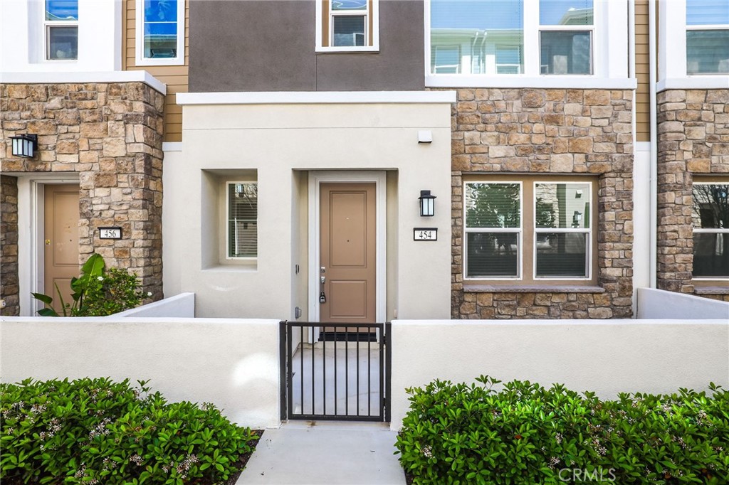 454 Palermo Lake Forest, CA 92630 - Photo 3 of 44 front view of a house