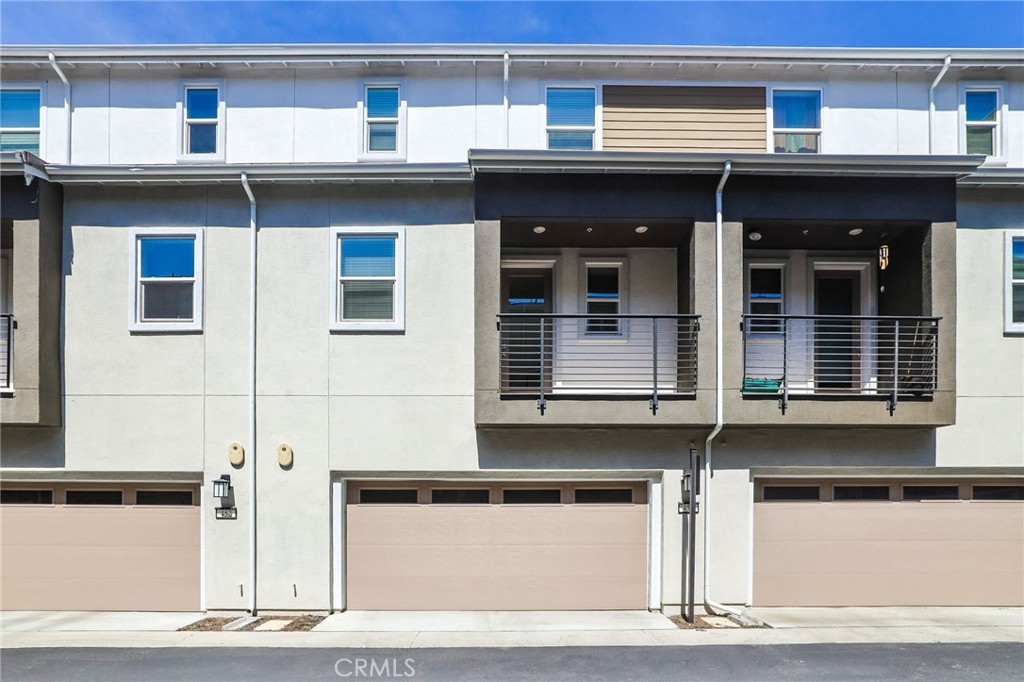 454 Palermo Lake Forest, CA 92630 - Photo 32 of 44 a front view of a house with garage