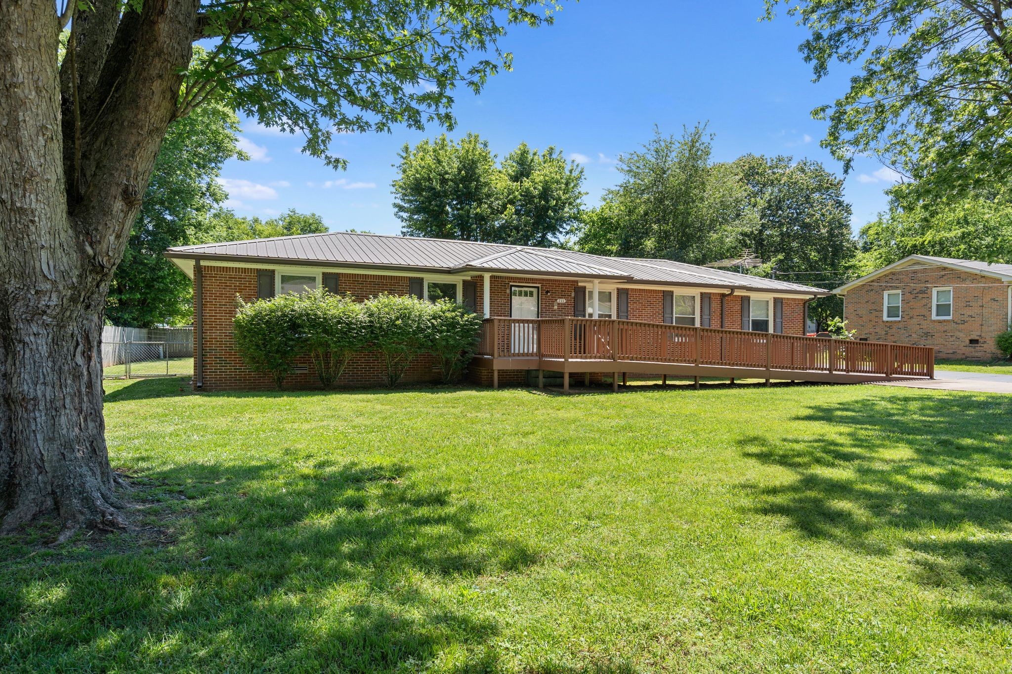 211 Stonewall Road Columbia, TN 38401 - Photo 4 of 37