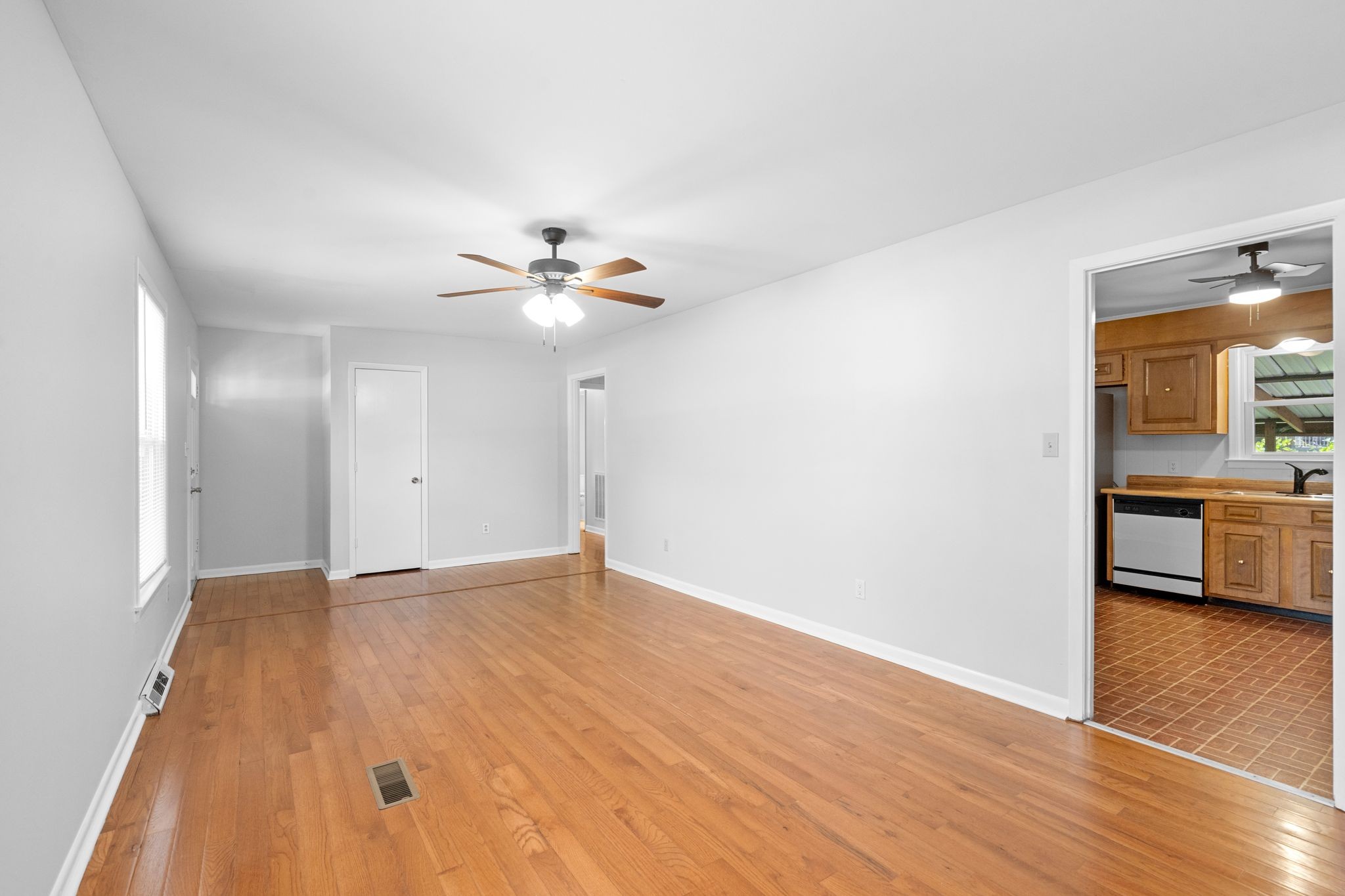 211 Stonewall Road Columbia, TN 38401 - Photo 8 of 37