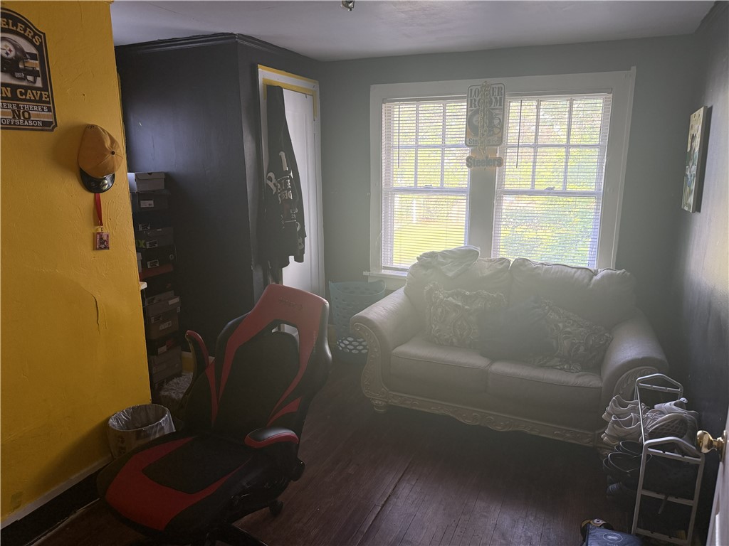 417 South Seigel Street Decatur, IL 62522 - Photo 7 of 11 a living room with furniture and a window