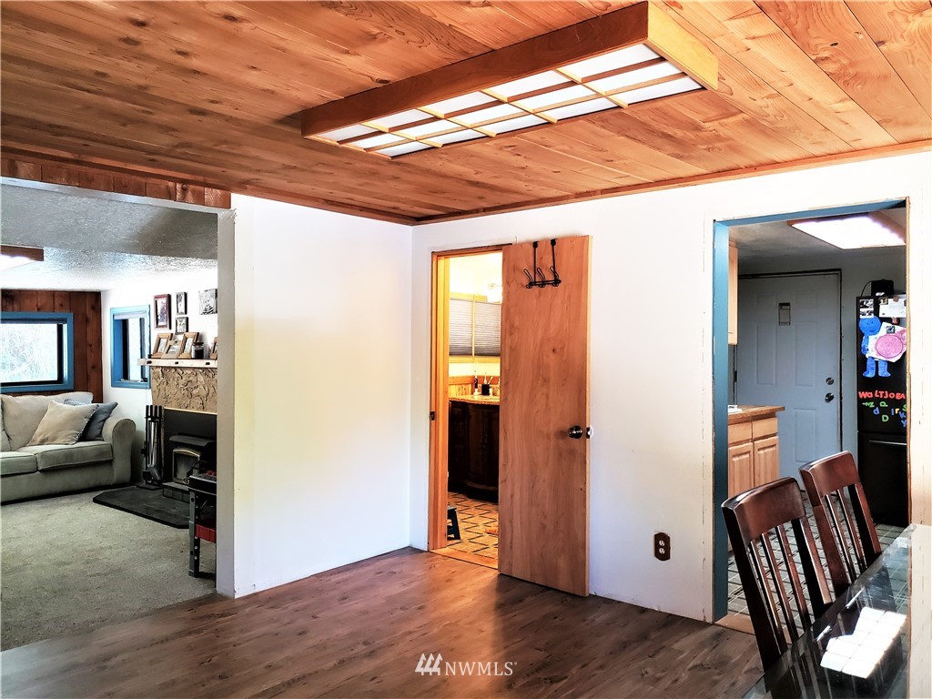 956 Coal Creek Road Longview, WA 98632 - Photo 7 of 16 Gallery Image 7