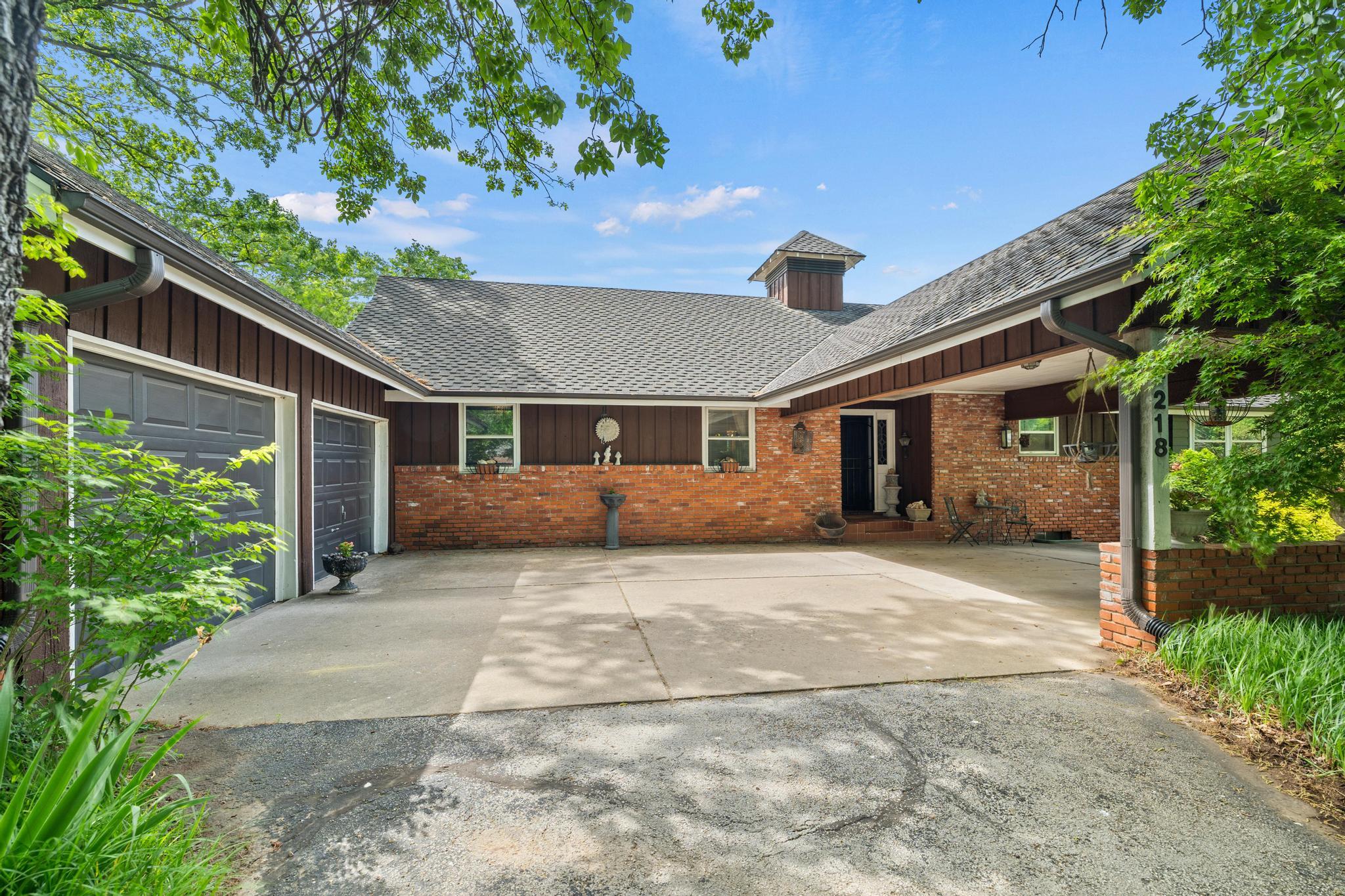 2218 East Cardinal Street Springfield, MO 65804 - Photo 1 of 1 A-2
