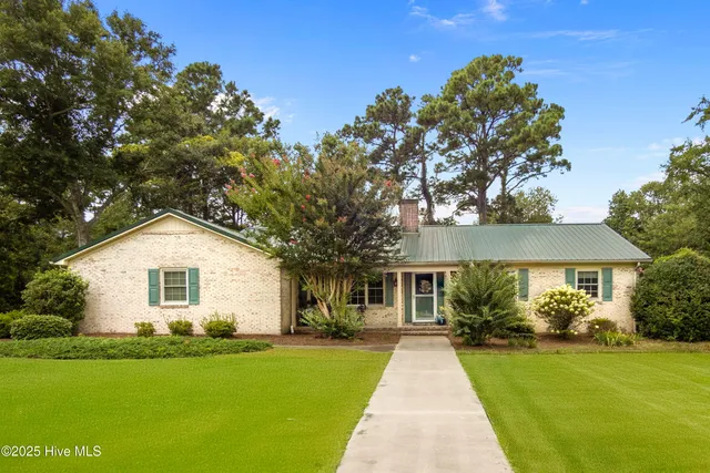 $410,000 | 200 Tree Fern Drive, Morehead City, NC 28557