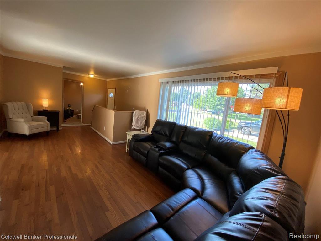 2533 Fish Lake Road Lapeer, MI 48446 - Photo 3 of 36