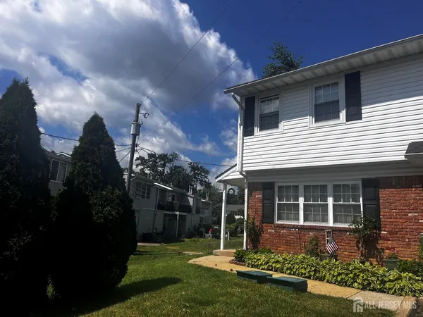 $250,000 | 21 Iowa Court, Old Bridge, NJ 07747