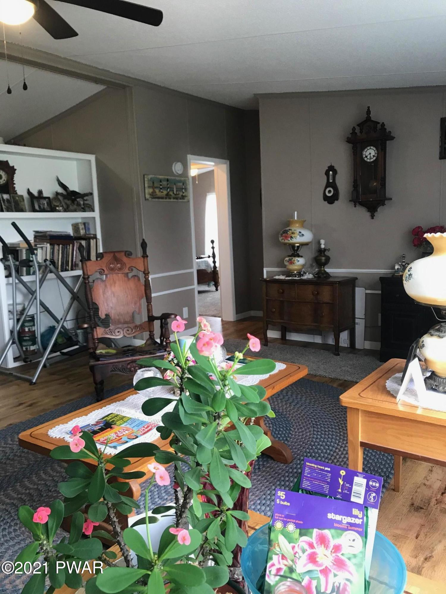 10 Como Road Lakewood, PA 18439 - Photo 12 of 31 living room