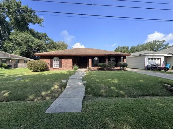 $180,000 | 461 Clayton Drive, Norco, LA 70079