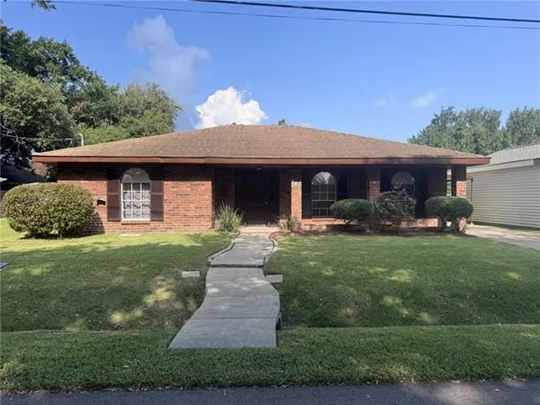 $180,000 | 461 Clayton Drive, Norco, LA 70079