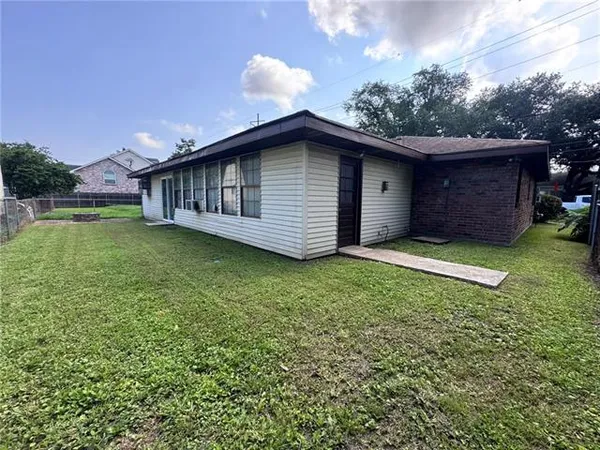 $180,000 | 461 Clayton Drive, Norco, LA 70079