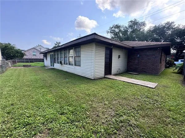 $180,000 | 461 Clayton Drive, Norco, LA 70079