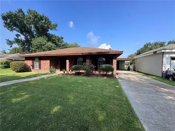 $180,000 | 461 Clayton Drive, Norco, LA 70079