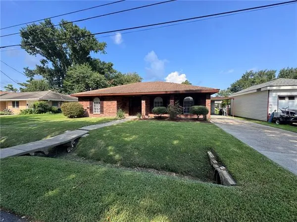 $180,000 | 461 Clayton Drive, Norco, LA 70079