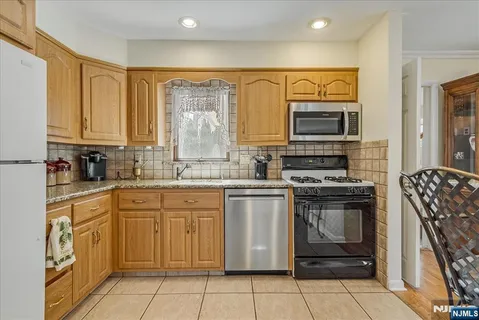 $849,000 | 40 Catherine Court, Cedar Grove, NJ 07009