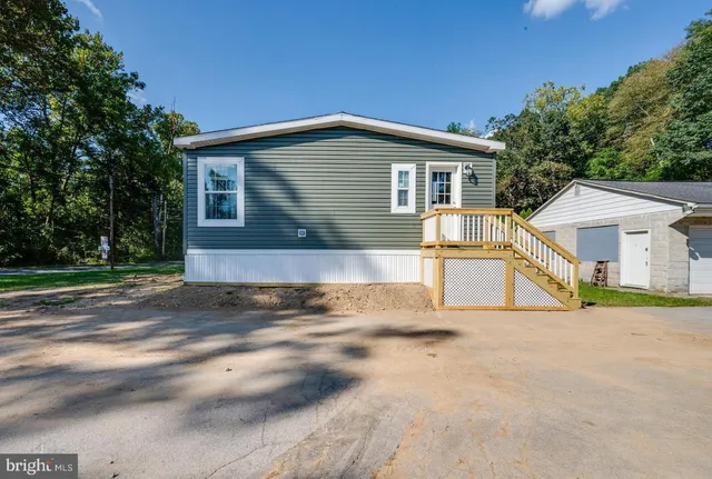 $2,000 | 875 Mohrsville Road, Shoemakersville, PA 19555