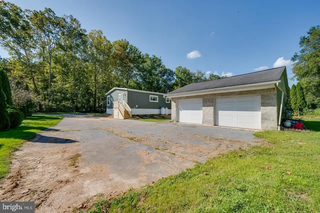 $2,000 | 875 Mohrsville Road, Shoemakersville, PA 19555