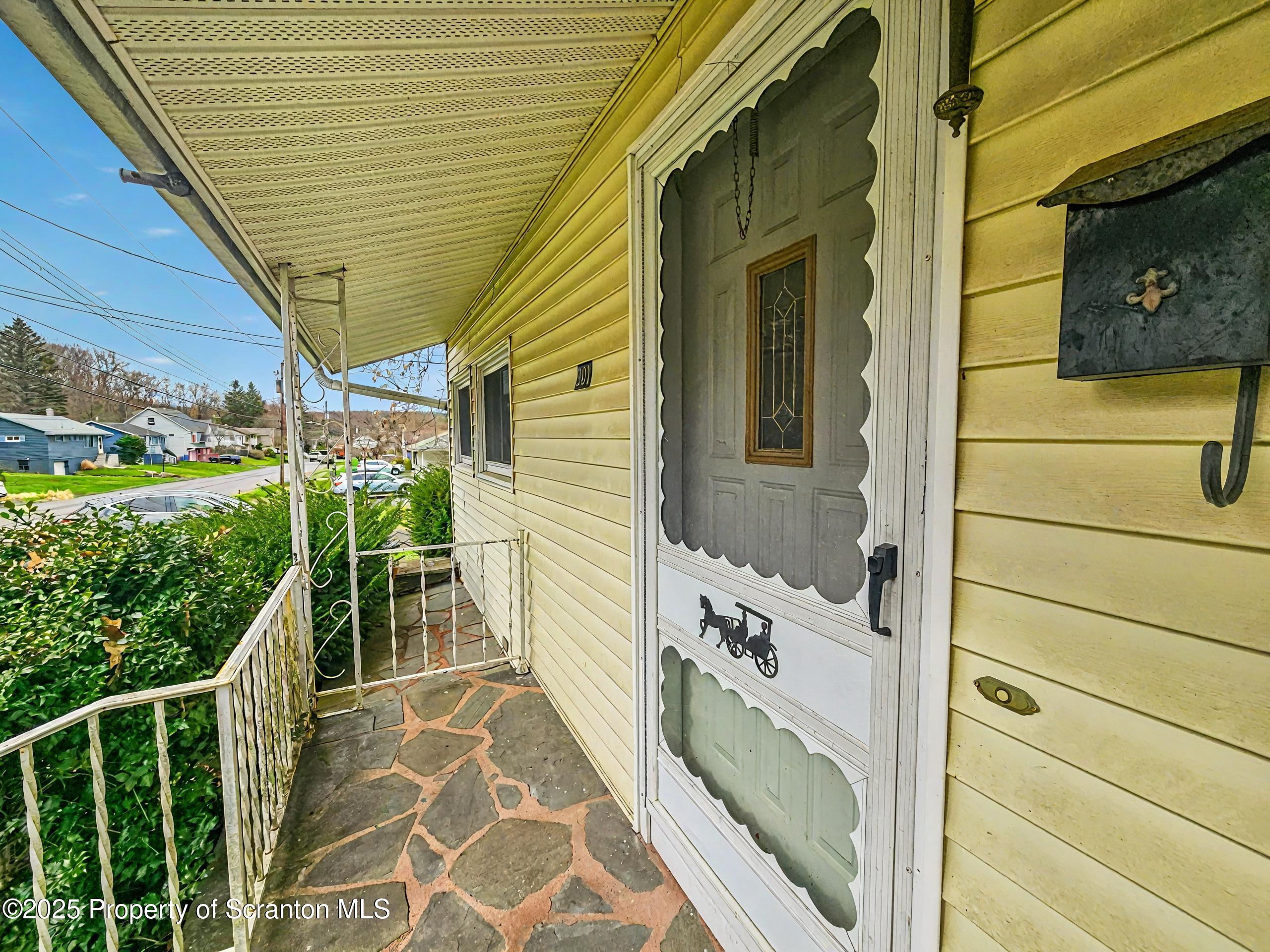 301 Seymour Avenue Scranton, PA 18505 - Photo 2 of 23 Porch