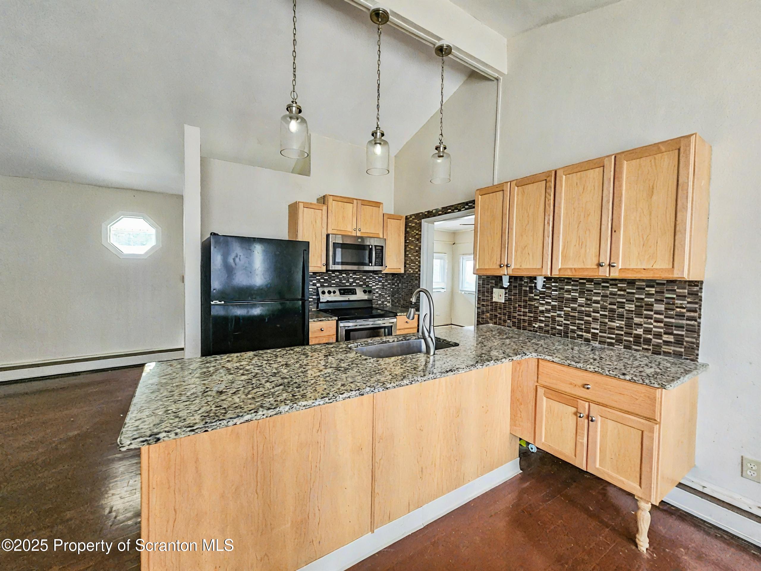 301 Seymour Avenue Scranton, PA 18505 - Photo 4 of 23 Kichen 2