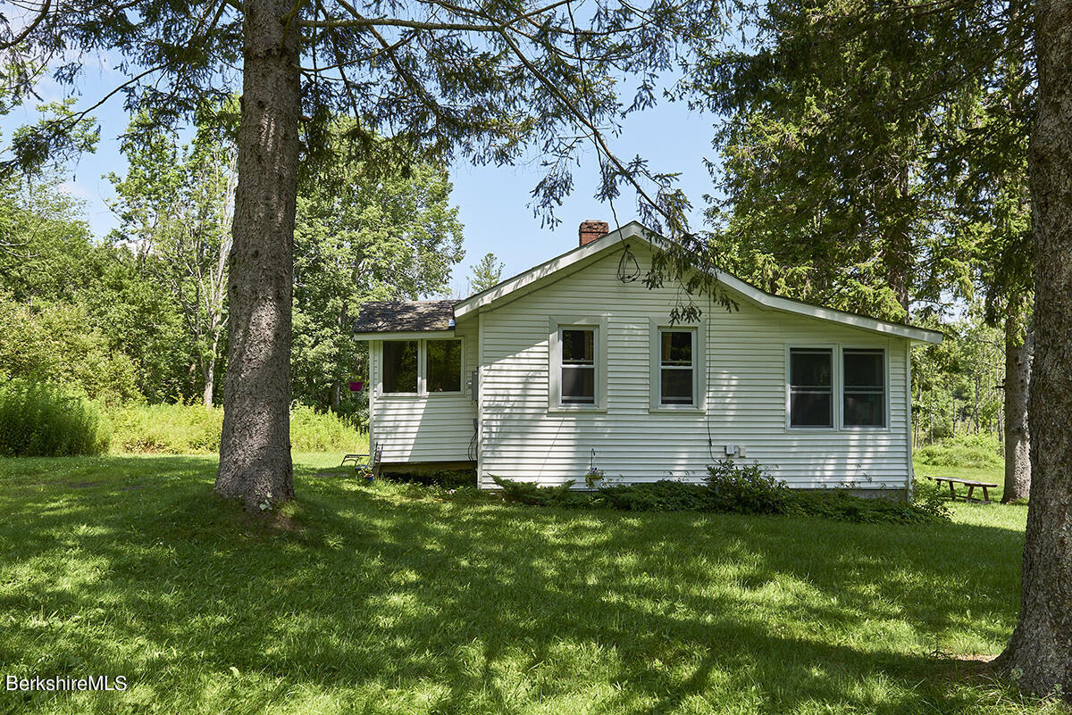 212 Sandisfield Road Sandisfield, MA 01255 - Photo 2 of 41 Cottage