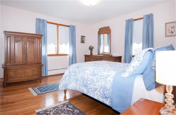 8 Irving Street Winchester, MA 01890 - Photo 9 of 12