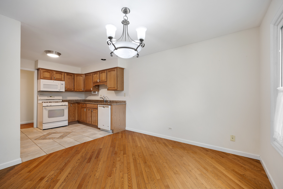 1153 South Linneman Road, Unit 1153 Mount Prospect, IL 60056 - Photo 5 of 25