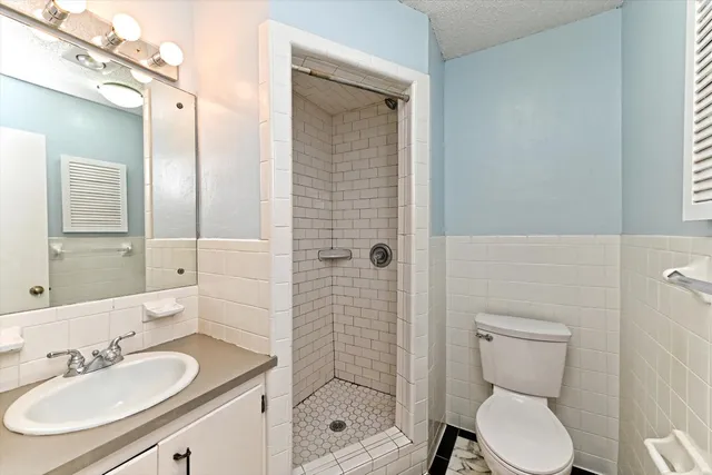 $2,900 | 5205 Brookdale Lane, Austin, TX 78723