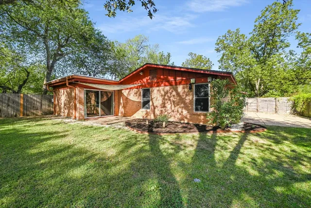 $2,900 | 5205 Brookdale Lane, Austin, TX 78723