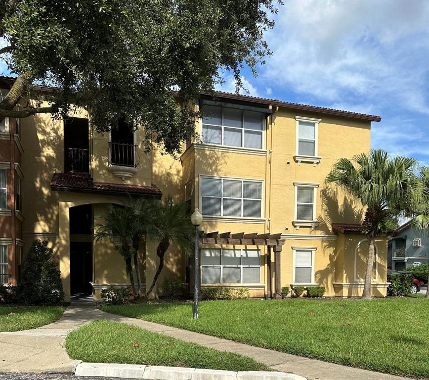 5124 Conroy Road, Unit 18 Orlando, FL 32811 - Photo 1 of 8 Gallery Image 1