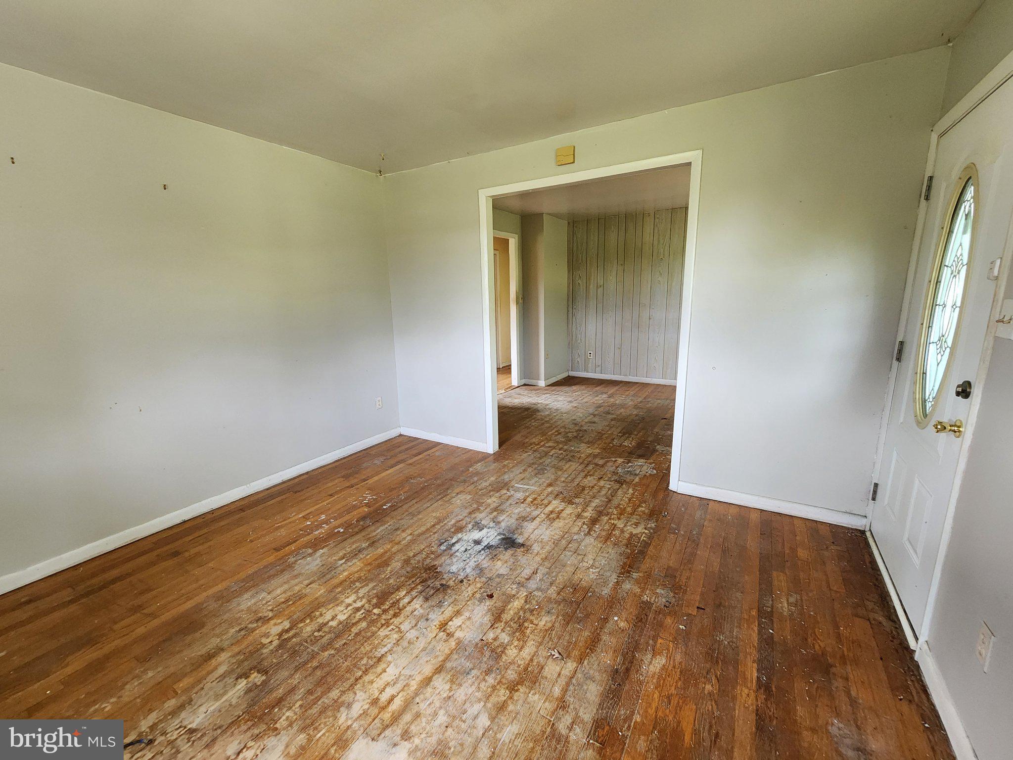 5970 Scaggs Road Owings, MD 20736 - Photo 6 of 23 Spacious room with potential charm.