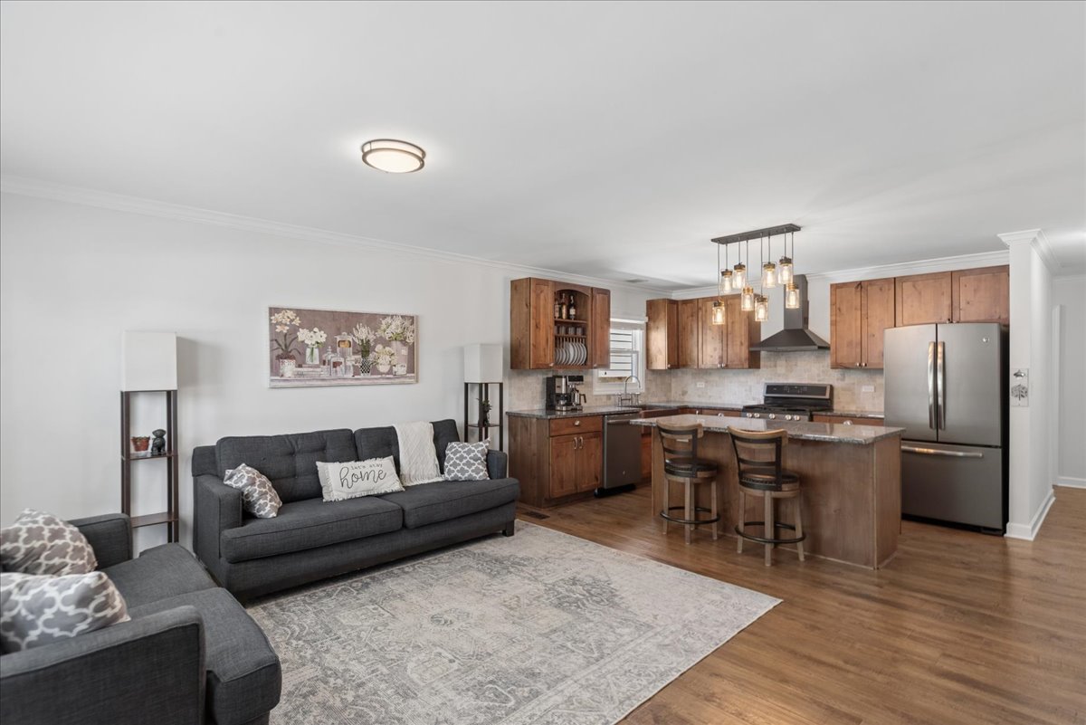 313 Maple Lane Round Lake, IL 60073 - Photo 3 of 19 Gallery Image 3