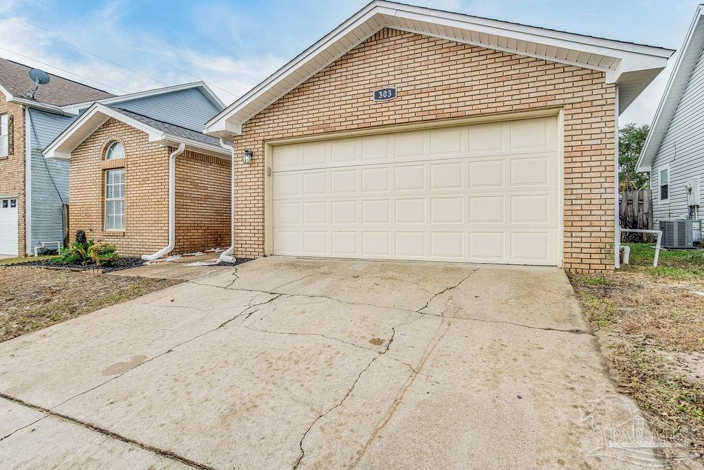 303 Rue Dianne Mary Esther, FL 32569 - Photo 1 of 31