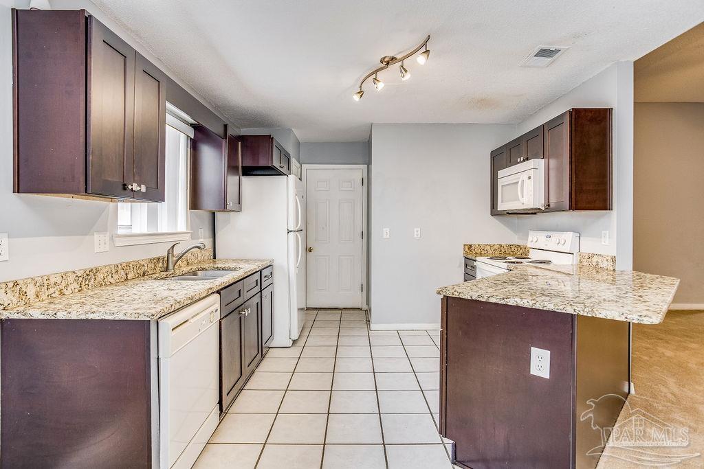 303 Rue Dianne Mary Esther, FL 32569 - Photo 5 of 31