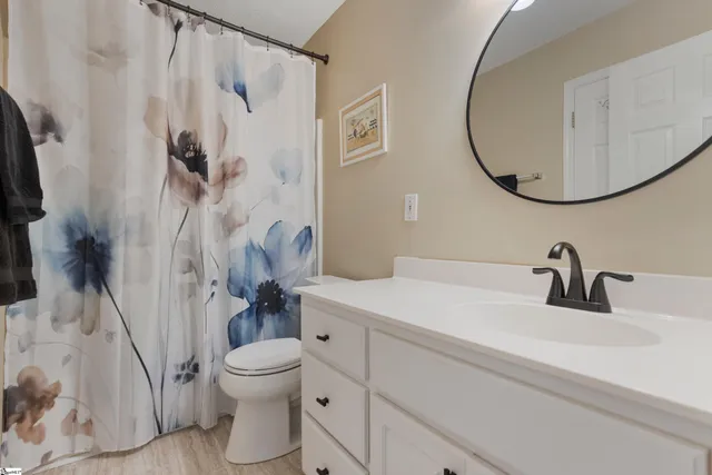 $235,000 | 9 C Hollywoods Lane, Simpsonville, SC 29681