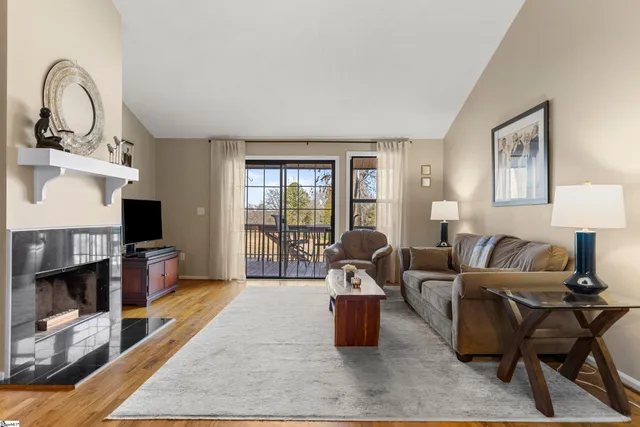 $235,000 | 9 C Hollywoods Lane, Simpsonville, SC 29681