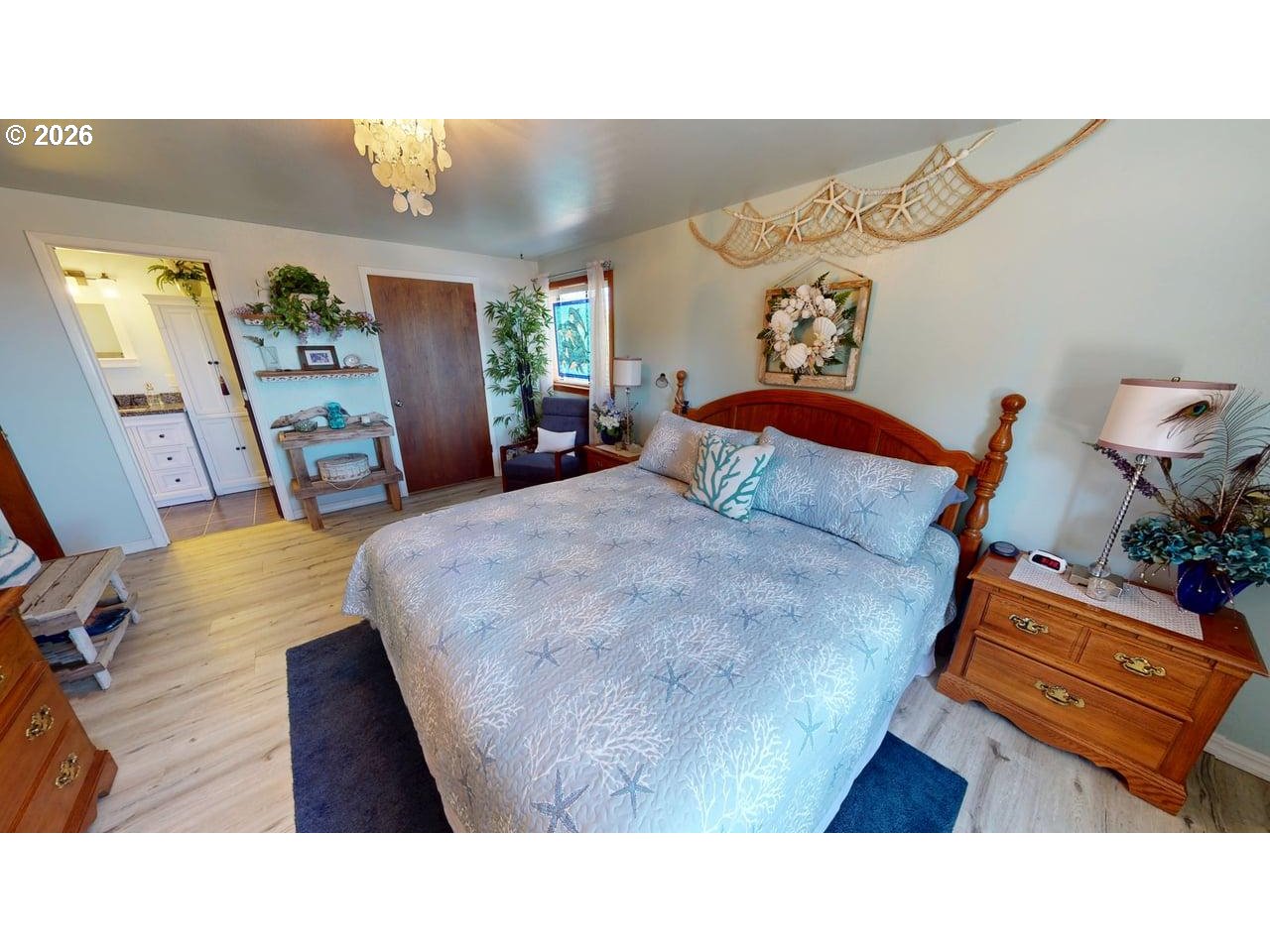 27840 Thimbleberry Road Gold Beach, OR 97444 - Photo 20 of 43 Owner's Suite Bedroom