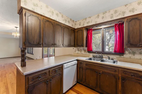 $399,900 | 7916 61st Avenue North, New Hope, MN 55428