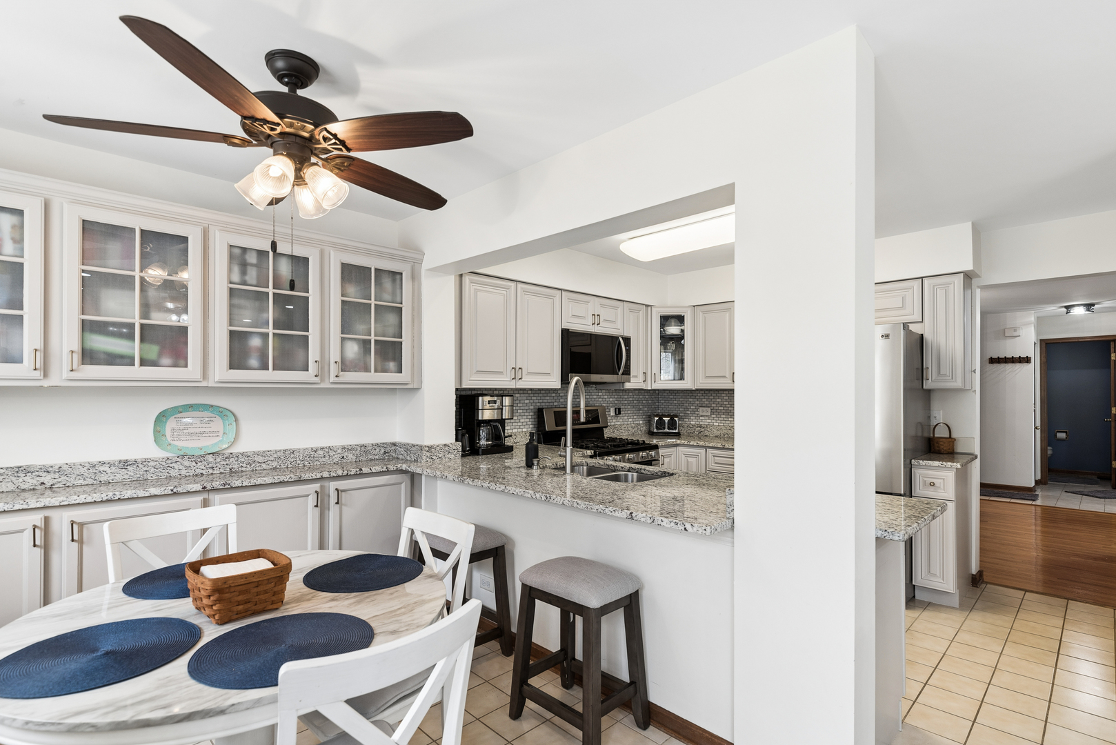 36143 North Springbrook Lane Gurnee, IL 60031 - Photo 9 of 28