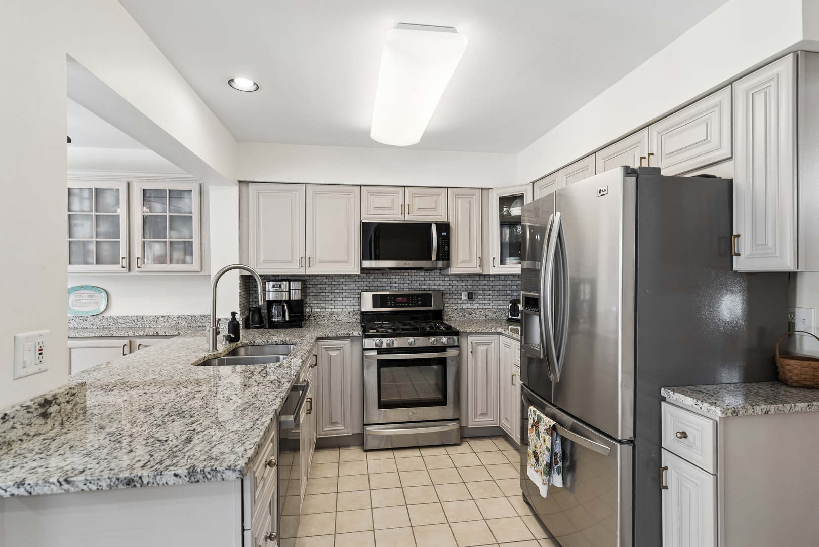 36143 North Springbrook Lane Gurnee, IL 60031 - Photo 10 of 28