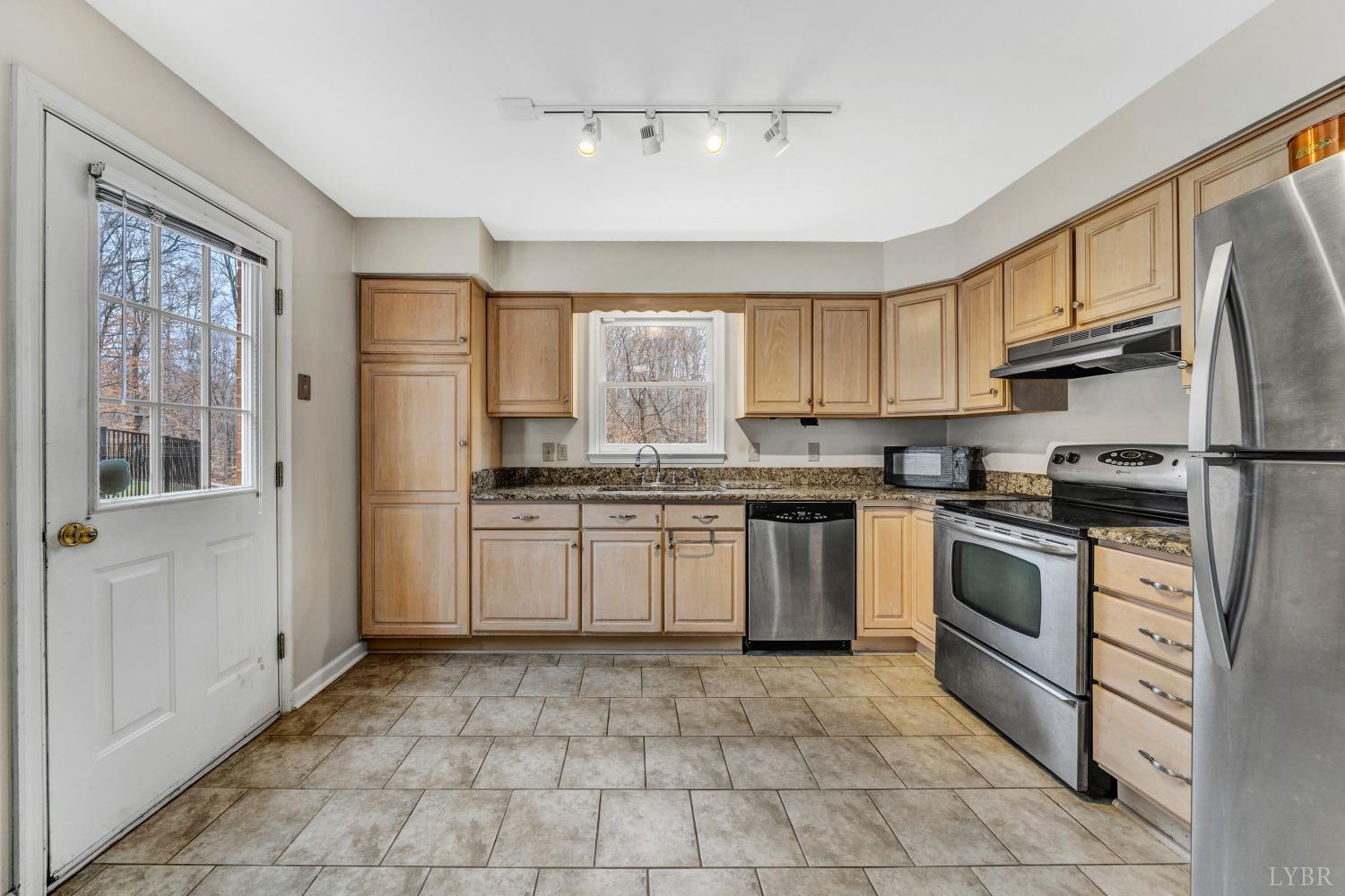 2124 Burnt Bridge Road Lynchburg, VA 24503 - Photo 12 of 44 Gallery Image 12