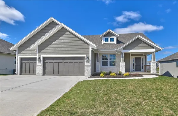 $774,950 | 23811 West 59th Terrace, Shawnee, KS 66226