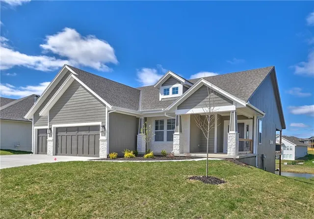 $774,950 | 23811 West 59th Terrace, Shawnee, KS 66226