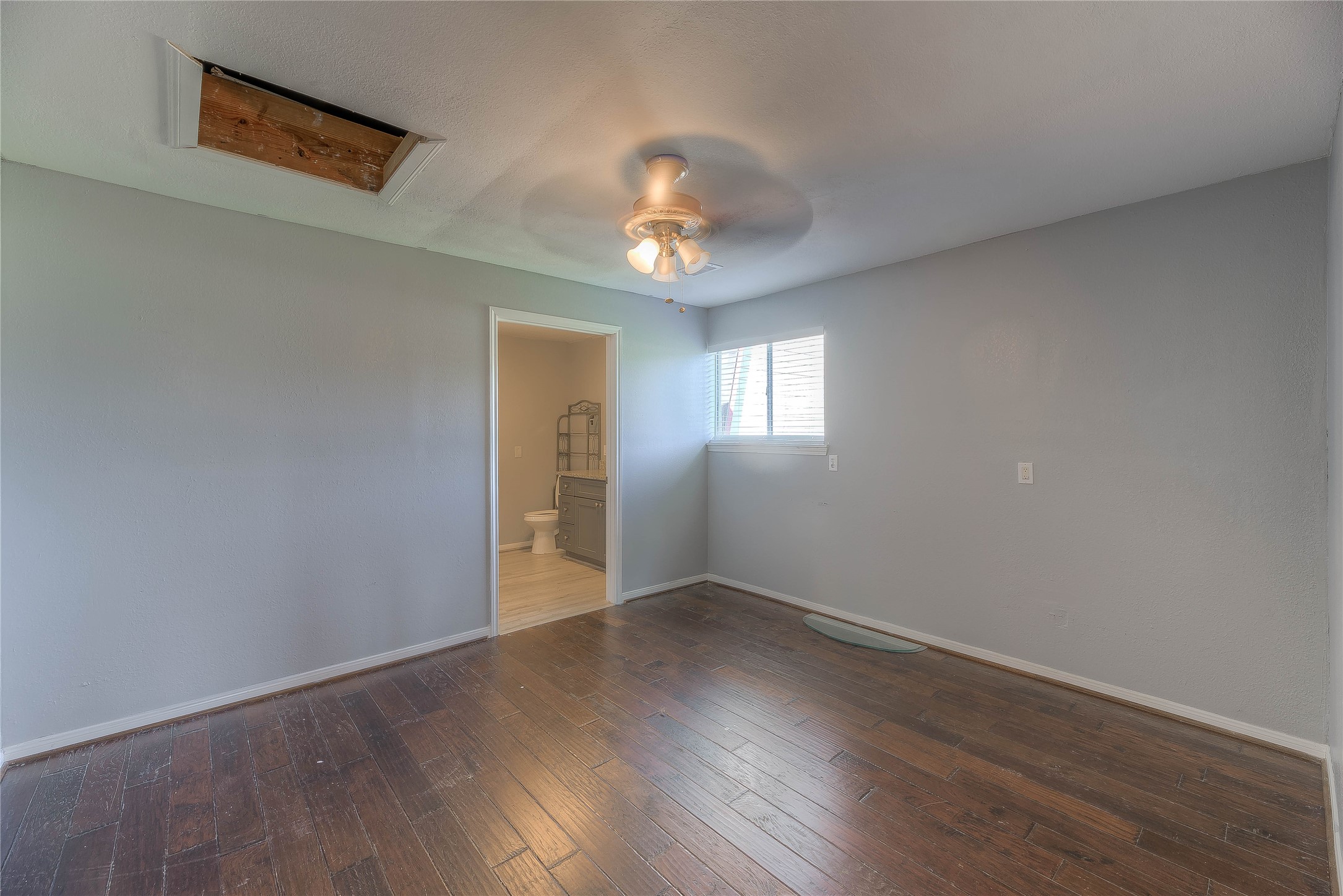 134 Deer Run Road Trinity, TX 75862 - Photo 18 of 26 Guest house master bed