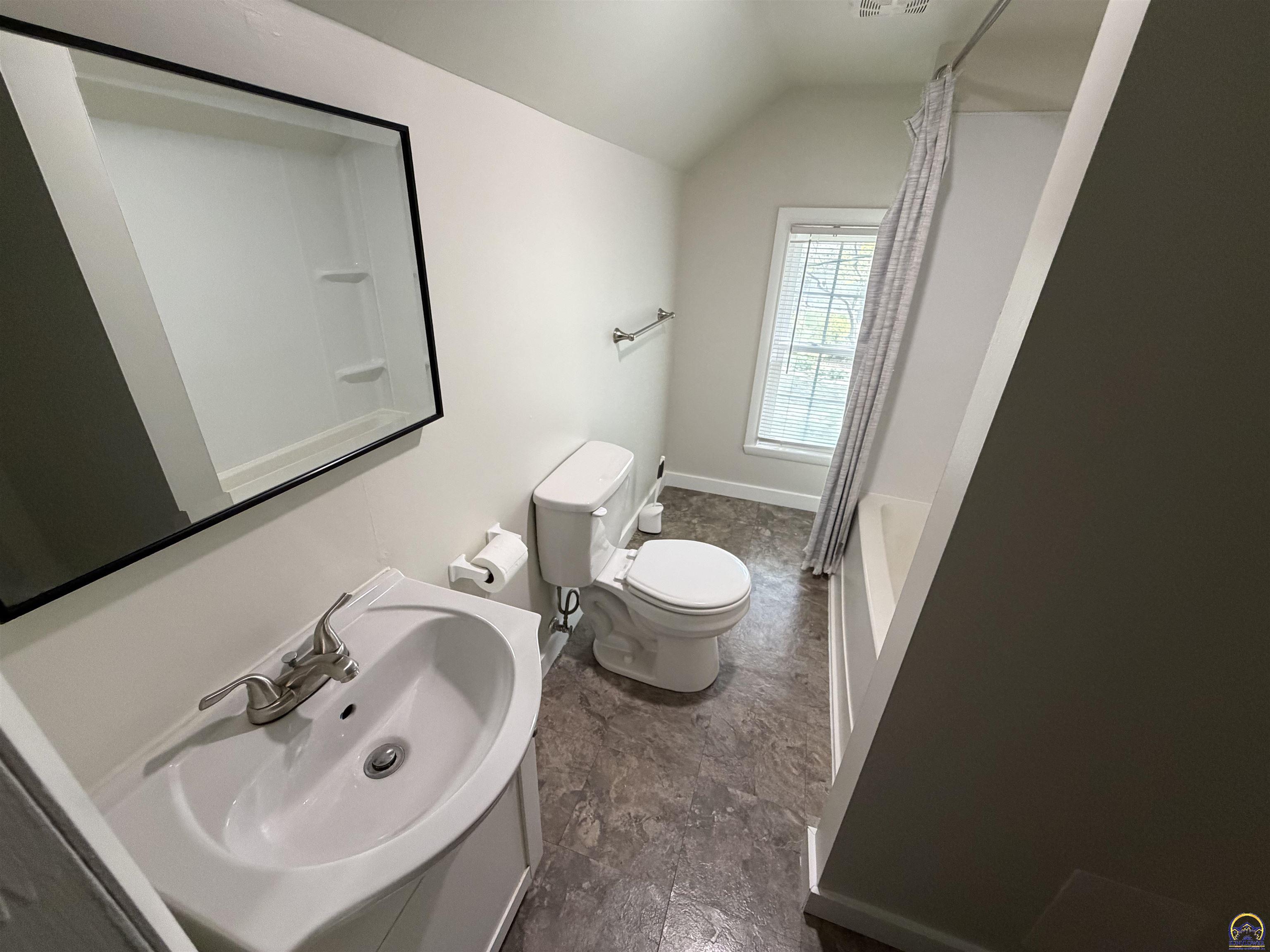 1812 Southwest Webster Avenue Topeka, KS 66604 - Photo 12 of 25